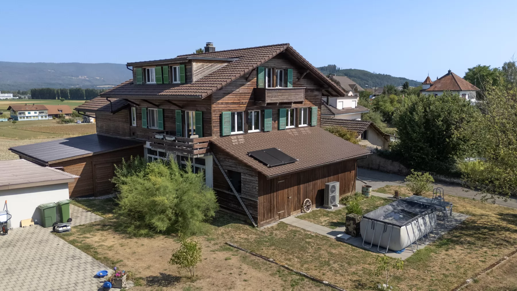 Grosszügiges, charaktervolles Einfamilienhaus mit Werkstatt und vielseitigem Nutzungspotenzial – Bild 1