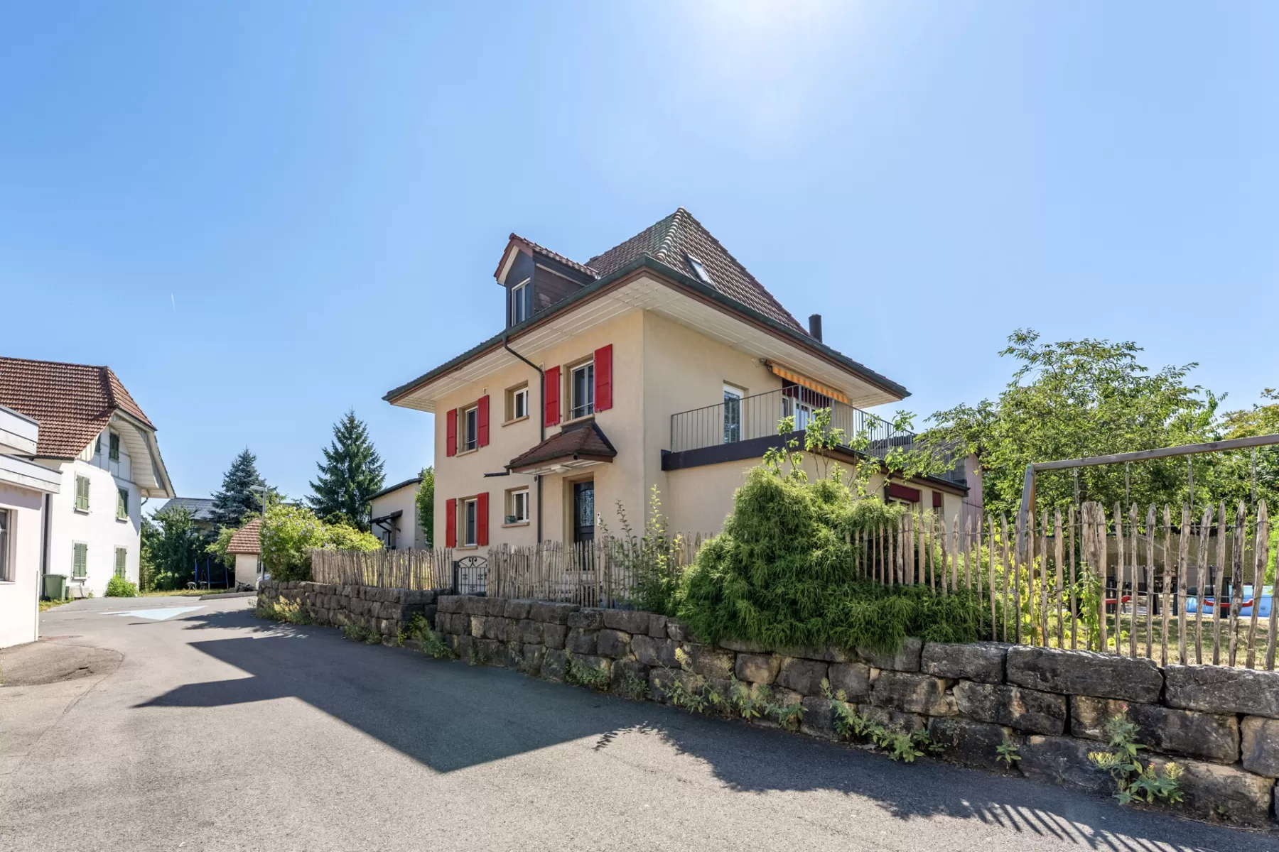 Zentral gelegenes Zuhause mit viel Raum für Familie und Alltag – Bild 1