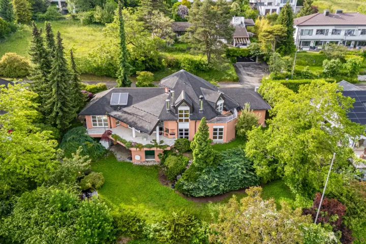 5.5-Zimmer-Villa in Evilard