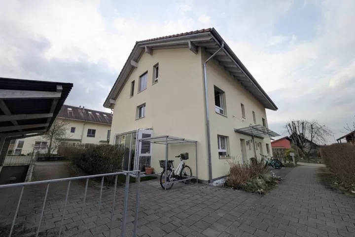6.5-Zimmer-Doppeleinfamilienhaus in Moosseedorf