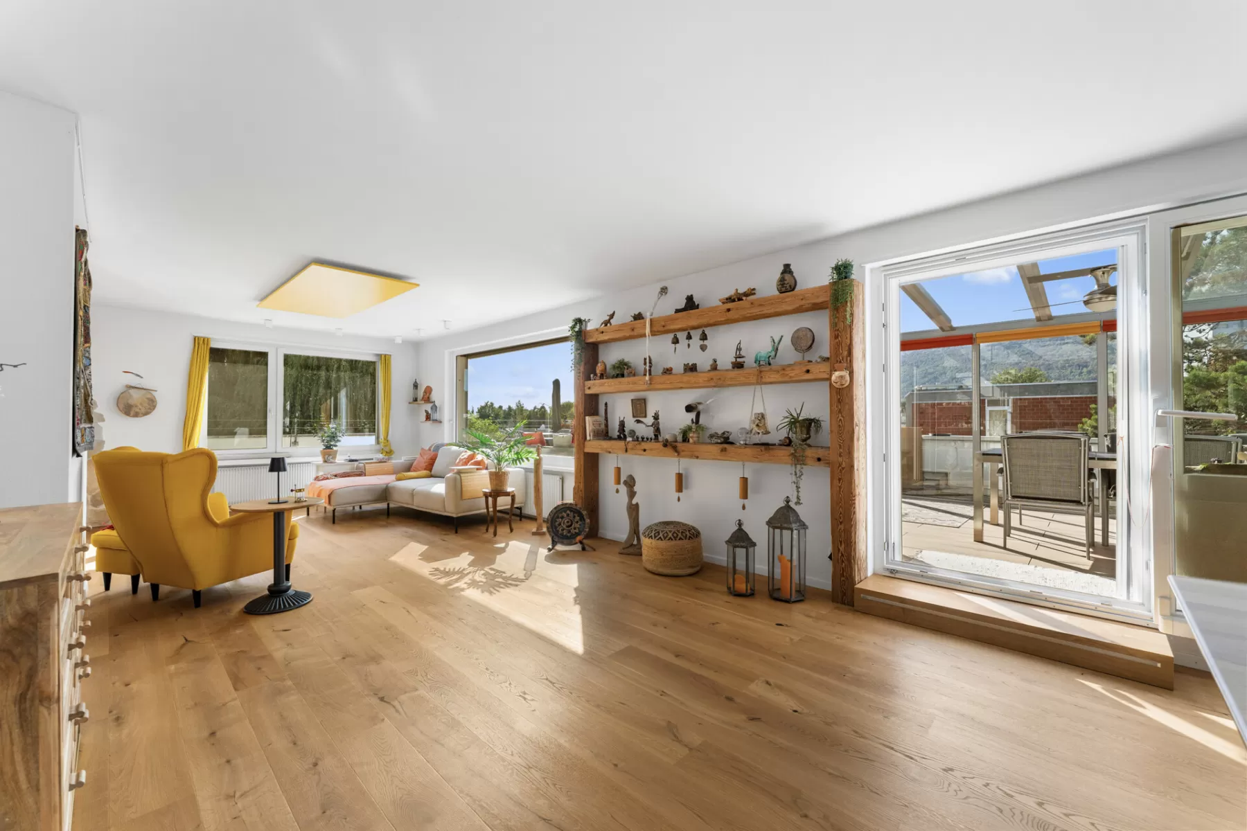 Grosszügige 5.5-Zimmer-Attikawohnung mit weitläufiger Terrasse in Nidau – Bild 1