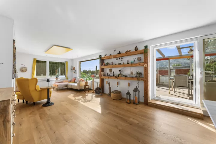 Grosszügige 5.5-Zimmer-Attikawohnung mit weitläufiger Terrasse in Nidau