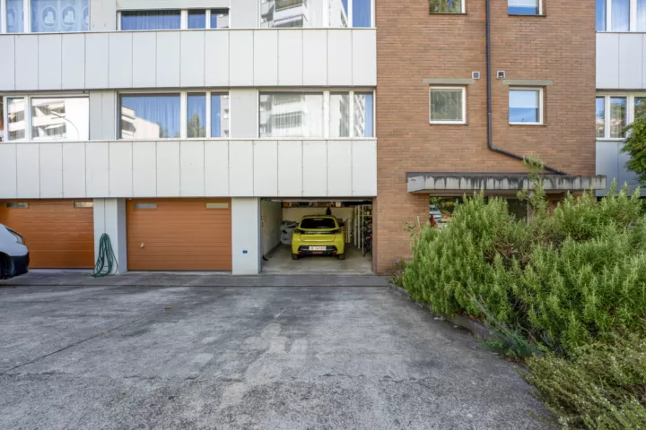 Grosszügige 5.5-Zimmer-Attikawohnung mit weitläufiger Terrasse in Nidau – Bild 3