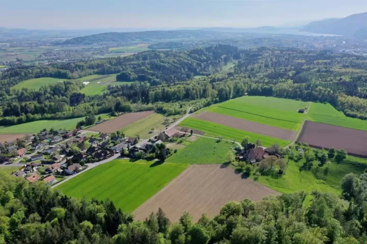 Idyllisches Wohnen am Büttberg: Ihr Familienparadies in Safnern – Bild 4