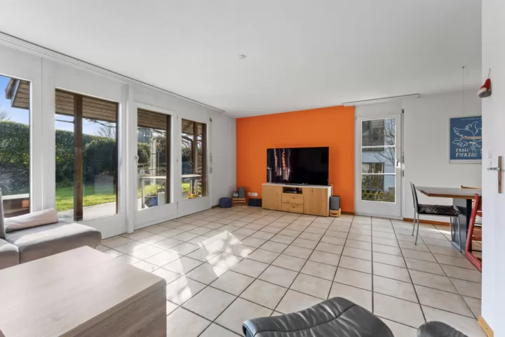 5.5-Zimmer-Doppeleinfamilienhaus in Seedorf – Bild 3