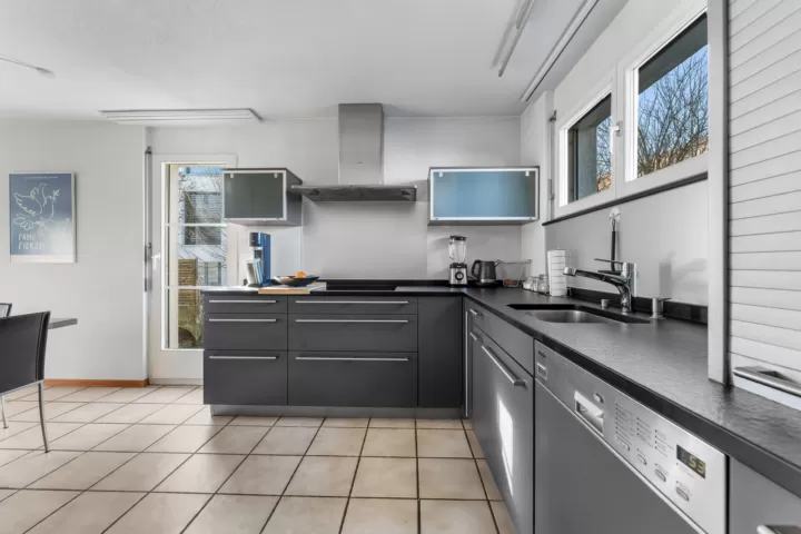 5.5-Zimmer-Doppeleinfamilienhaus in Seedorf – Bild 5
