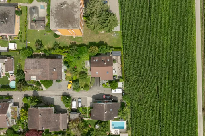 Ihr neues Zuhause mit Weitsicht: Charmantes 4½-Zimmer-Einfamilienhaus in Studen – Bild 3